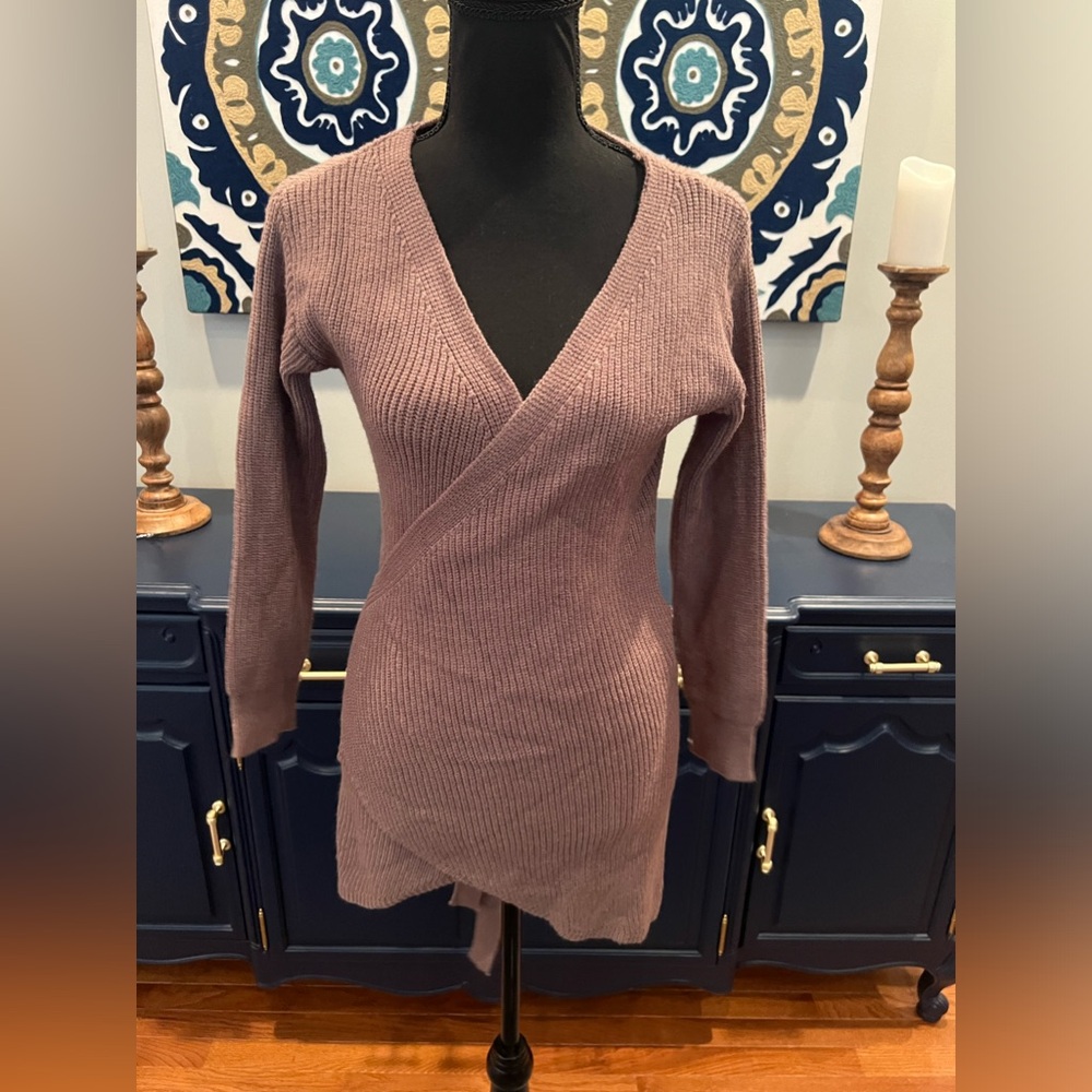 Polly Wrap tunic sweater in beige size small like new